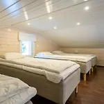 Вилла Lovely 10-person With A Lakeside Sauna And Hot Tub Korpela (Pirkanmaa)