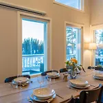 Lovely 10-person With A Lakeside Sauna And Hot Tub