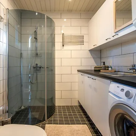 Lovely 10-person With A Lakeside Sauna And Hot Tub Villa Korpela (Pirkanmaa)